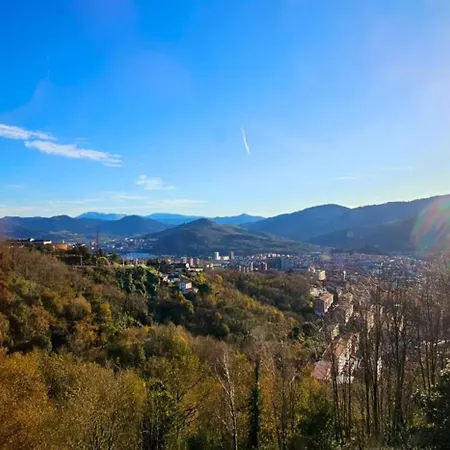 Artxanda Bilbao, Parking Gratuito En El Exterior Junto Al Hotel Bilbao