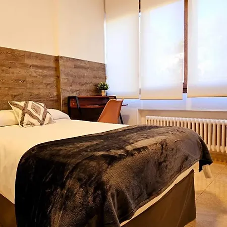Hotel Artxanda Bilbao, Parking Gratuito En El Exterior Junto Al (adults Only) *