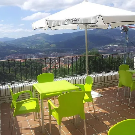 Artxanda Bilbao, Parking Gratuito En El Exterior Junto Al (adults Only) Hotel Bilbao