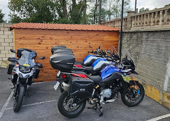 Szálloda Artxanda Bilbao, Parking Gratuito En El Exterior Junto Al (adults Only)