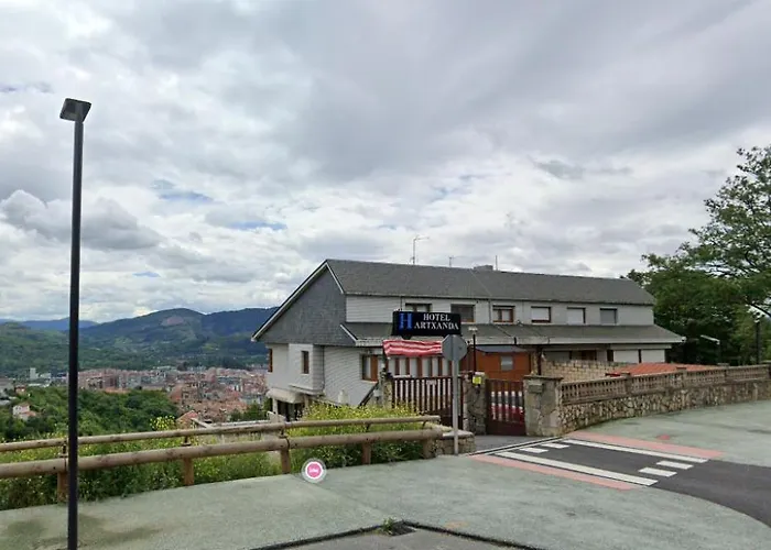 Szálloda Artxanda Bilbao, Parking Gratuito En El Exterior Junto Al (adults Only)