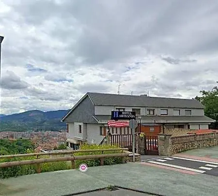 Artxanda Bilbao, Parking Gratuito En El Exterior Junto Al (adults Only) Ξενοδοχείο
