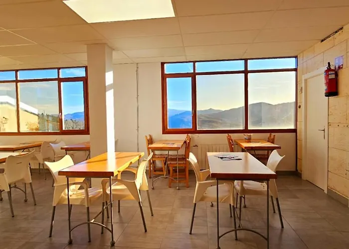 Artxanda Bilbao, Parking Gratuito En El Exterior Junto Al (adults Only) Hotel Bilbao