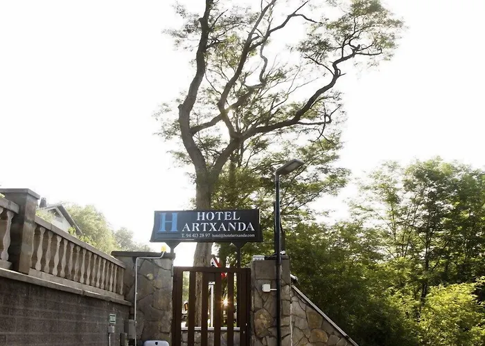 Artxanda Bilbao, Parking Gratuito En El Exterior Junto Al (adults Only) *