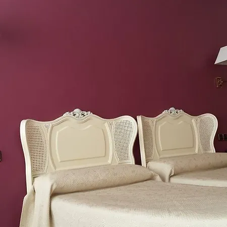 Artxanda Bilbao, Parking Gratuito En El Exterior Junto Al (adults Only) Hotell Bilbao