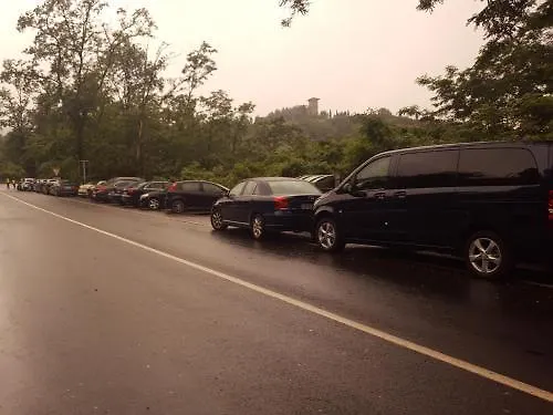 Hotel Artxanda Bilbao, Parking Gratuito En El Exterior Junto Al