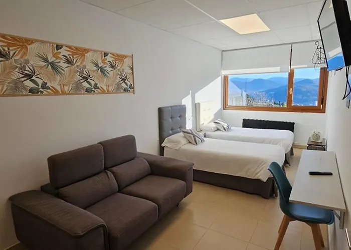 Artxanda Bilbao, Parking Gratuito En El Exterior Junto Al Hotel