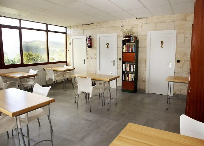 Artxanda Bilbao, Parking Gratuito En El Exterior Junto Al Hotel